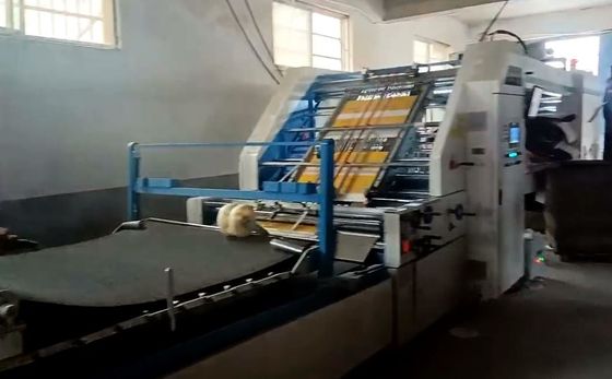 Máquina que lamina de la flauta del montaje del papel de cartulina acanalada automática