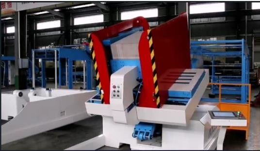 Eficientemente girar palets con el apilador automático de pilas Turner máquina alinear y eliminar el polvo