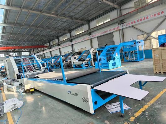 El borde de plomo de alimentación multifuncional de la plataforma de la hoja a la hoja 5 Ply Servo máquina de laminación 160m/min de alta velocidad
