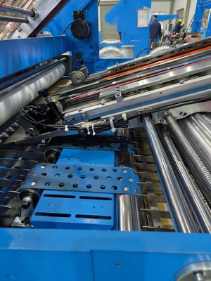 Máquina laminadora eléctrica de 5 capas de hoja a hoja para cartón de 300 g/m² a 10 mm y FLUTA B y E