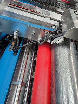 Máquina laminadora de flauta de 5 capas de hoja a hoja con control servo para laminación de papel corrugado y producción de productos laminados multicapa
