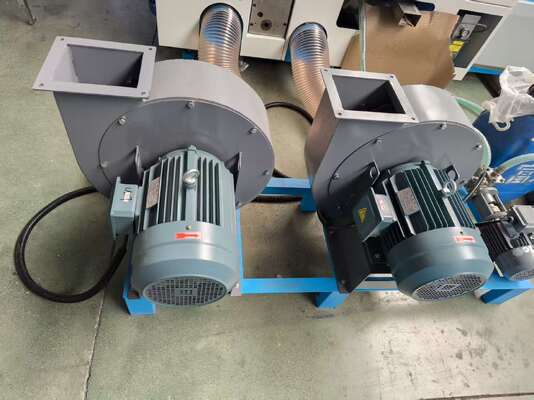 Máquina laminadora de flauta de alta velocidad que ofrece la fabricación de cajas de cartón con un consumo reducido de pegamento y sin estructura de presión de alimentación