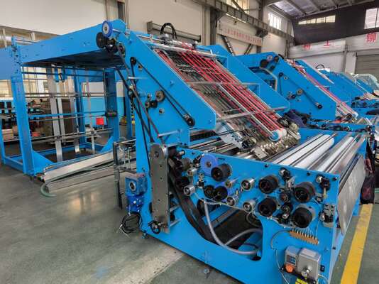 Máquina laminadora automática de flauta diseñada para la laminación de cartón corrugado y el desempeño de la litolaminación en el sector comercial