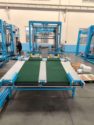 Máquina apiladora automática de flip-flop con mesa de papel lenta integrada y componentes del sistema para volteo y apilamiento de laminadora de flauta en la producción de embalajes
