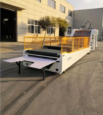Cartulina a la hoja de papel acanalada para cubrir la máquina que lamina de la flauta automática de la etiqueta