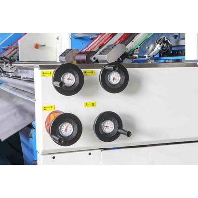 Alta precisión 2200m m de la flauta de la máquina completamente automática de la laminación para pegar la cartulina acanalada y la cartulina
